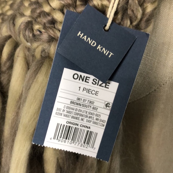 Universal Thread Scarf Chunky Hand Knit Beige Tan One Size Long - Picture 4 of 5